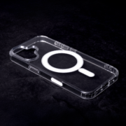 etui16trans2 Etui MagSafe do iPhone 16 PLUS transparent